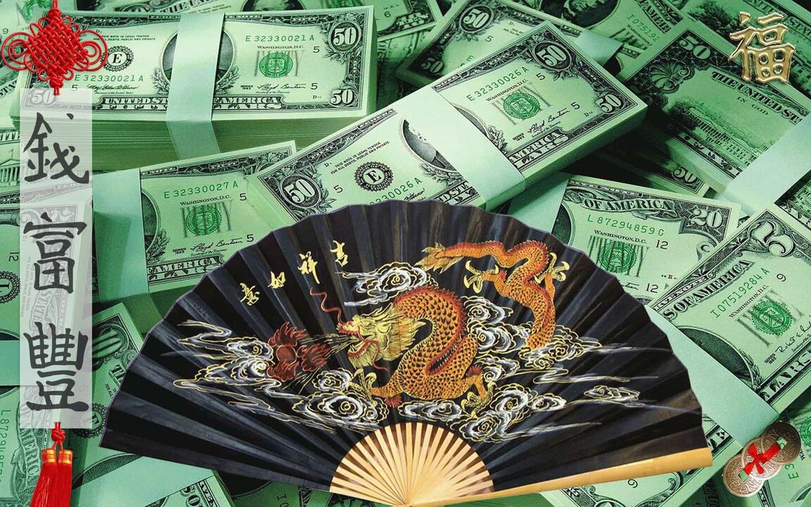Penggemar Cina sebagai jimat untuk menarik uang